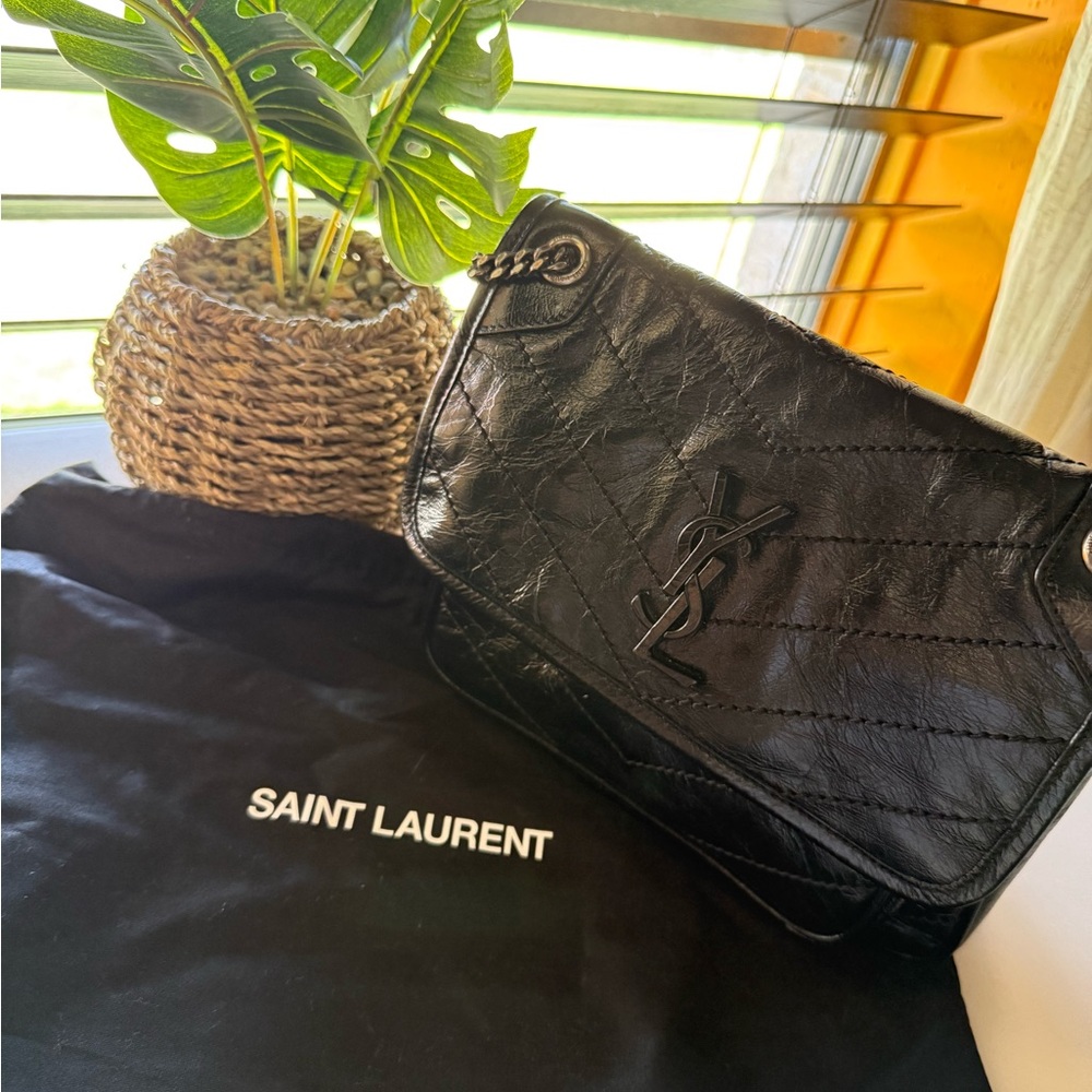 Saint Laurent Shiny Black Shoulder Bag